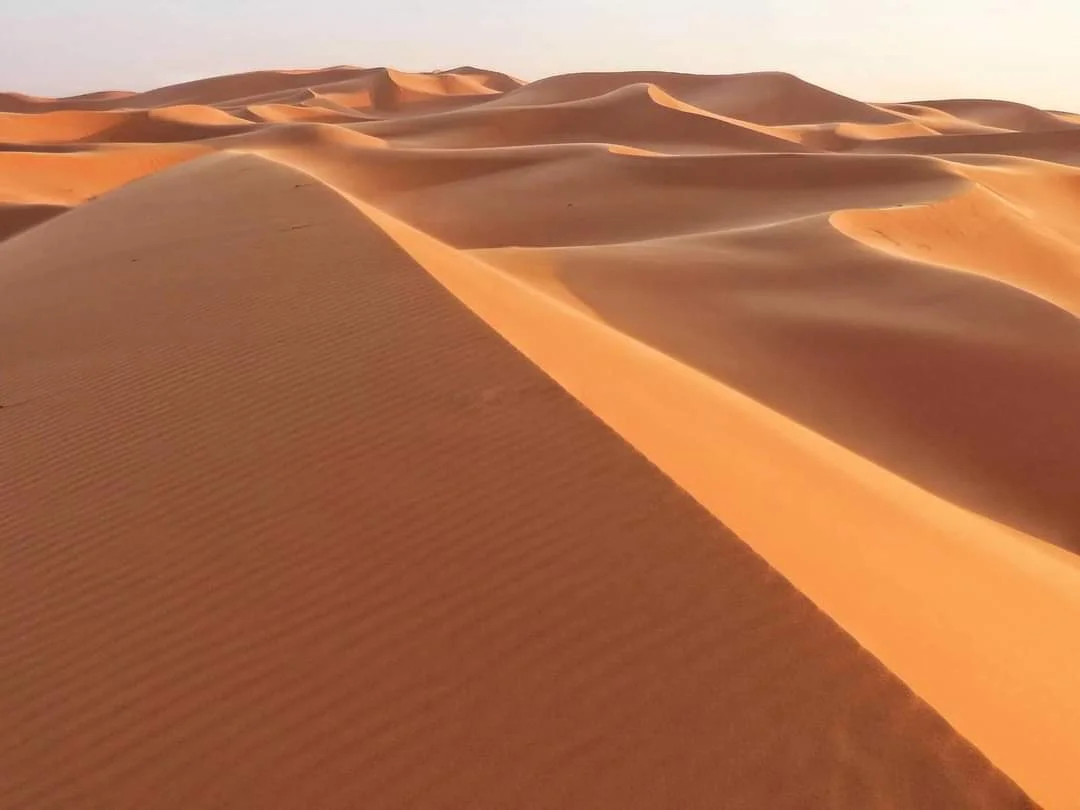 Dunas de arena en el desierto de Merzouga
